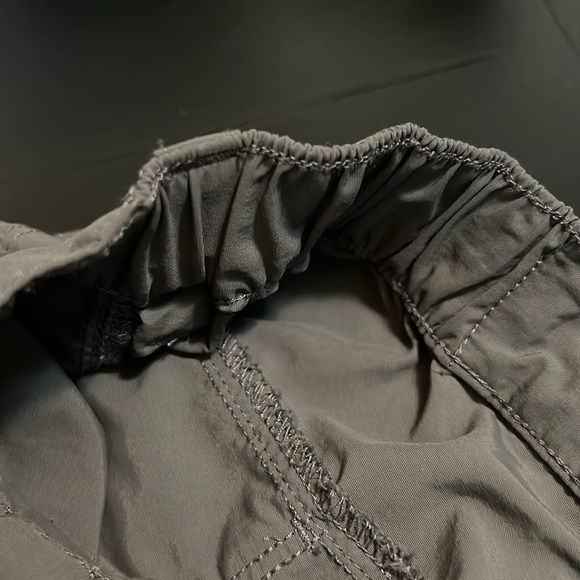 White Sierra convertible zip off Pants - Picture 4 of 7